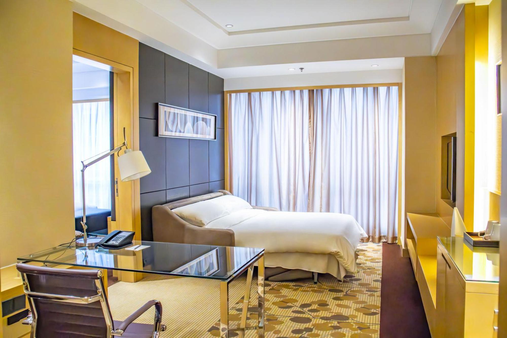 Courtyard By Marriott Hotel
