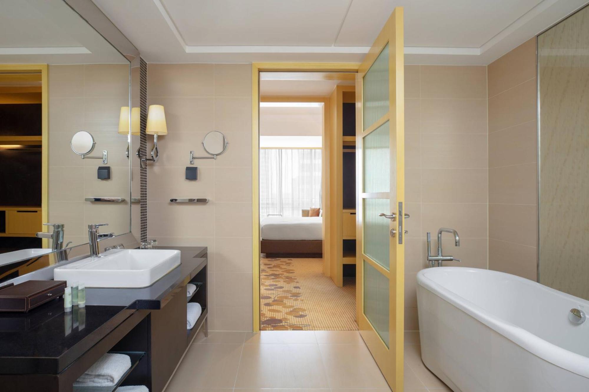 Courtyard By Marriott Отель 4*