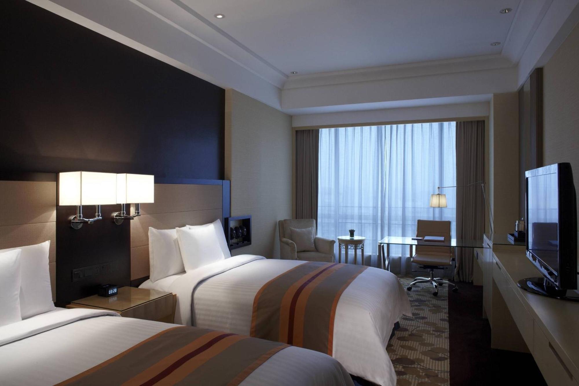 Courtyard By Marriott Отель