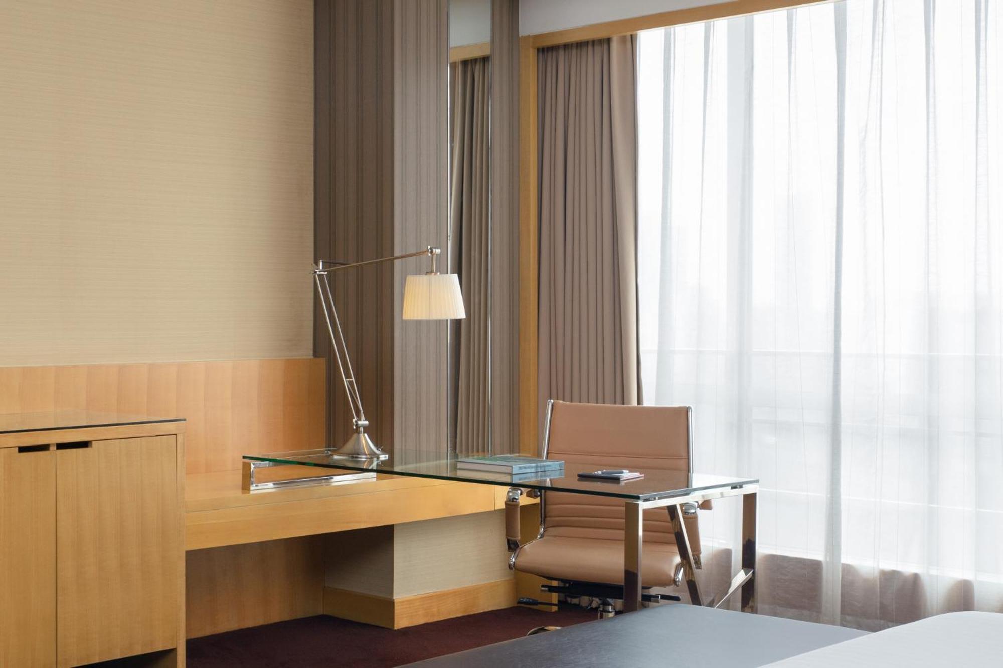 Courtyard By Marriott Отель